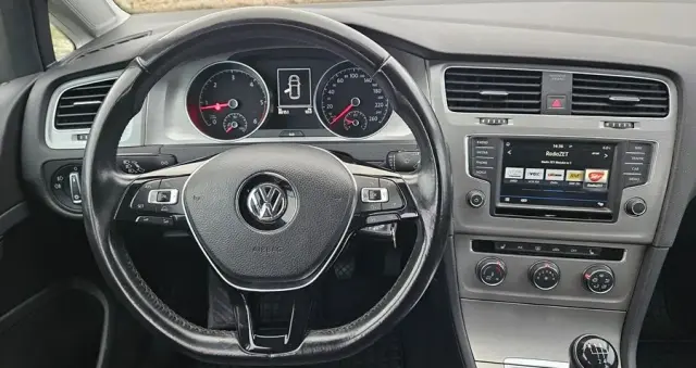 VOLKSWAGEN Golf 1.6 TDI BlueMotion Technology Trendline