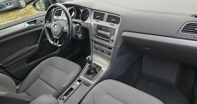 VOLKSWAGEN Golf 1.6 TDI BlueMotion Technology Trendline