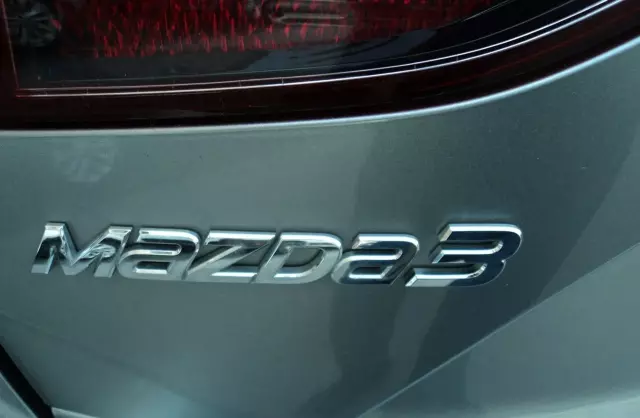 MAZDA 3 