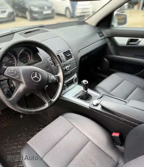 MERCEDES-BENZ 200 