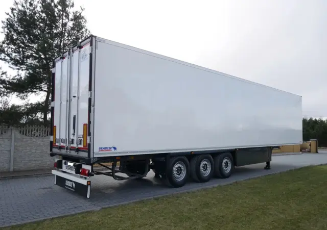 SCHMITZ CARGOBULL CARRIER VECTOR  4170 MTH Stan Idealny 