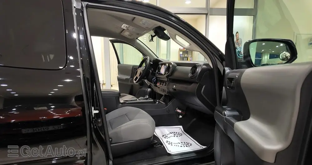 TOYOTA Tacoma 