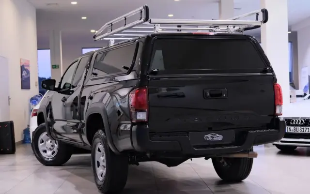 TOYOTA Tacoma 