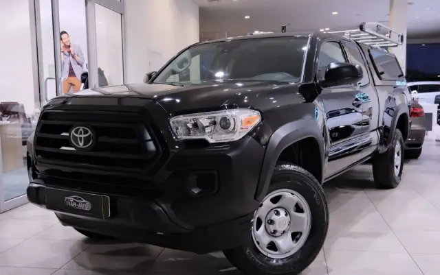 TOYOTA Tacoma 