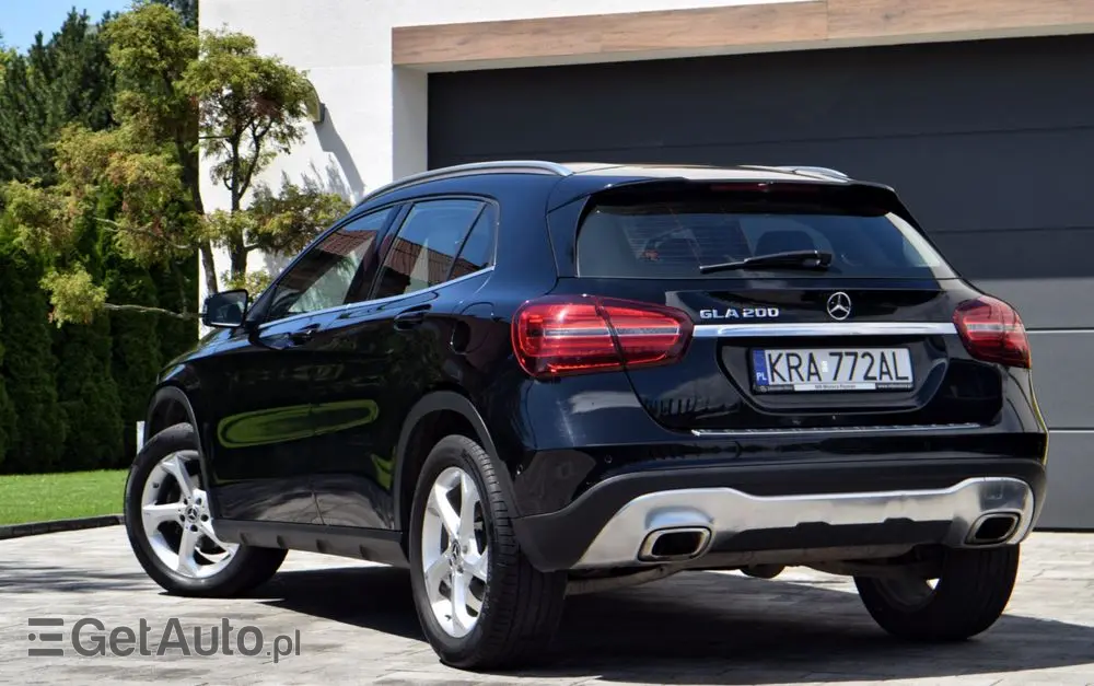 MERCEDES-BENZ GLA 200 7G-DCT Style