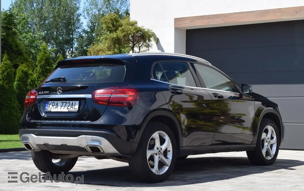 MERCEDES-BENZ GLA 200 7G-DCT Style