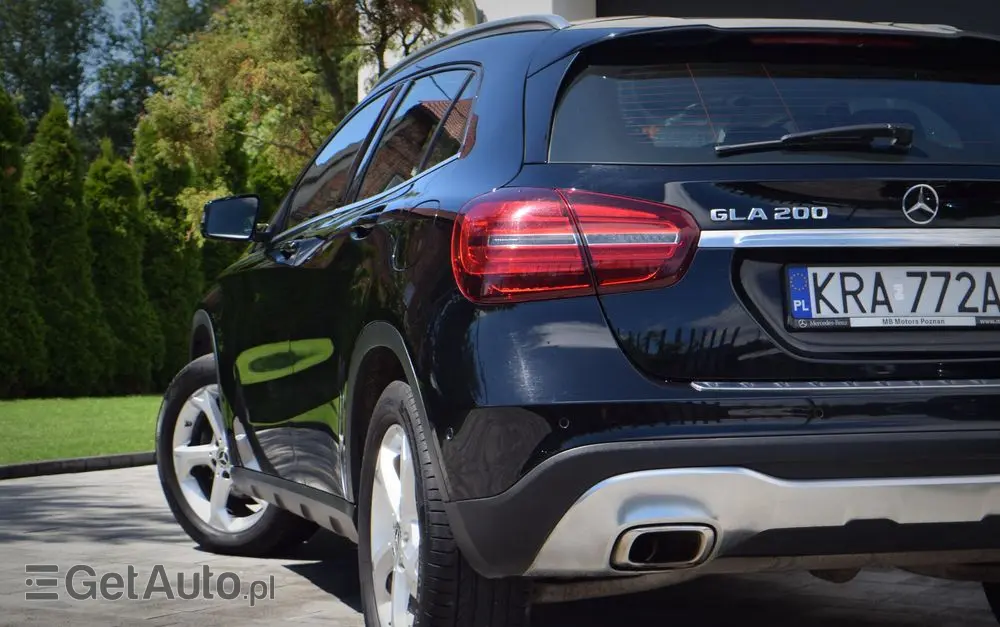MERCEDES-BENZ GLA 200 7G-DCT Style
