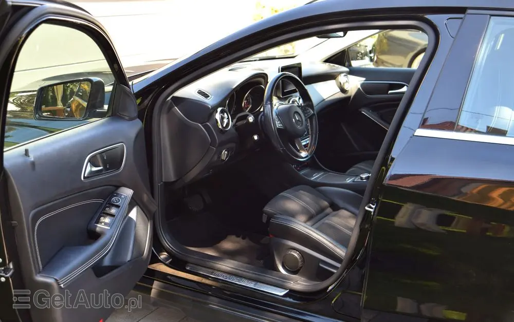 MERCEDES-BENZ GLA 200 7G-DCT Style