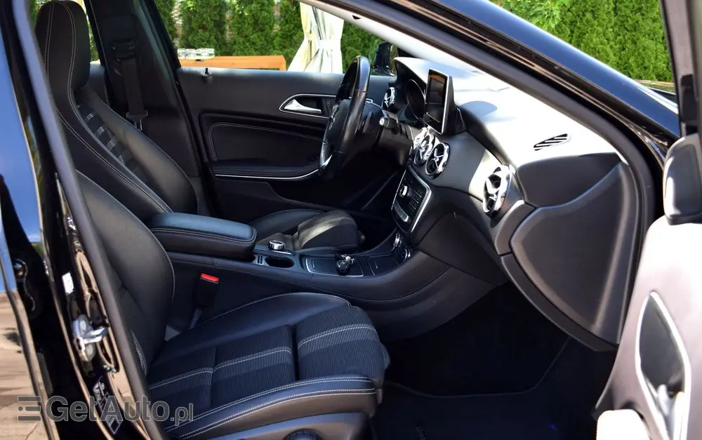 MERCEDES-BENZ GLA 200 7G-DCT Style