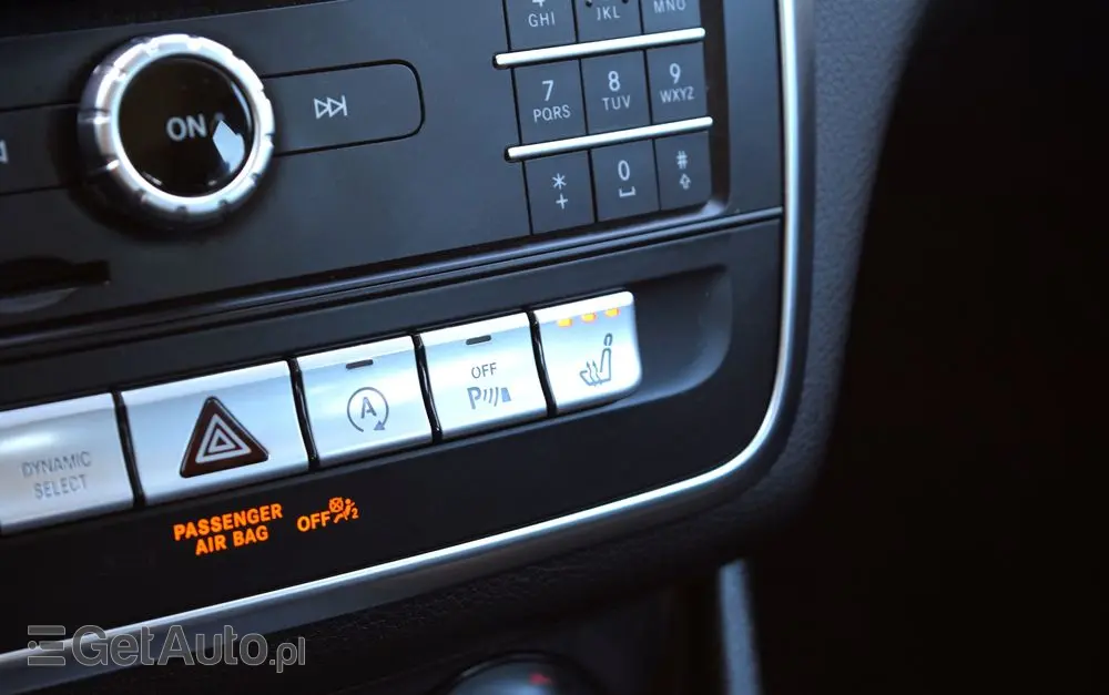 MERCEDES-BENZ GLA 200 7G-DCT Style