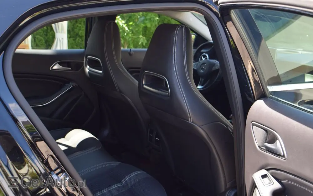 MERCEDES-BENZ GLA 200 7G-DCT Style
