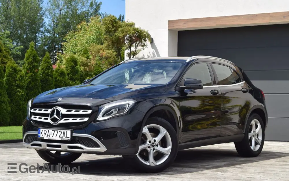 MERCEDES-BENZ GLA 200 7G-DCT Style