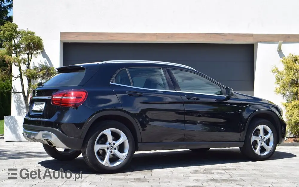 MERCEDES-BENZ GLA 200 7G-DCT Style