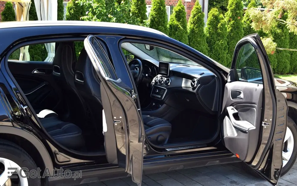 MERCEDES-BENZ GLA 200 7G-DCT Style