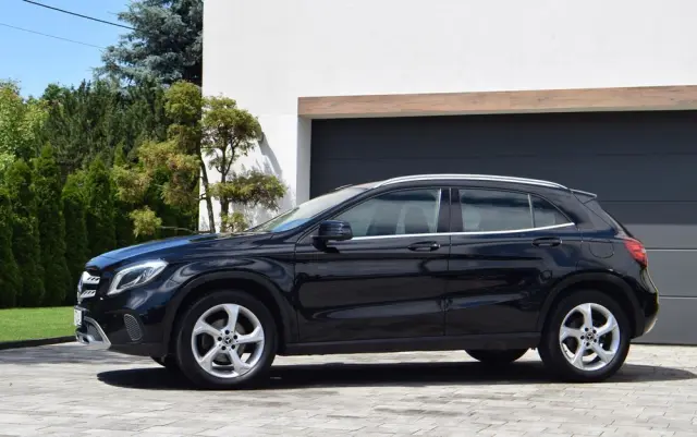 MERCEDES-BENZ GLA 200 7G-DCT Style