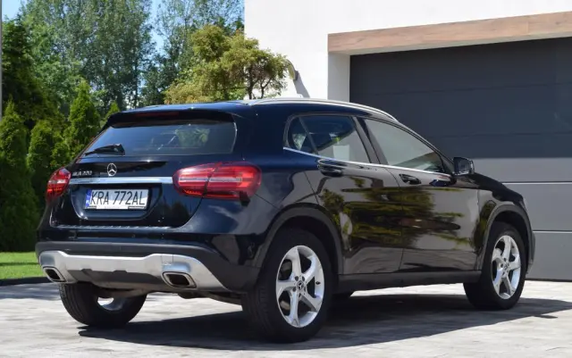 MERCEDES-BENZ GLA 200 7G-DCT Style