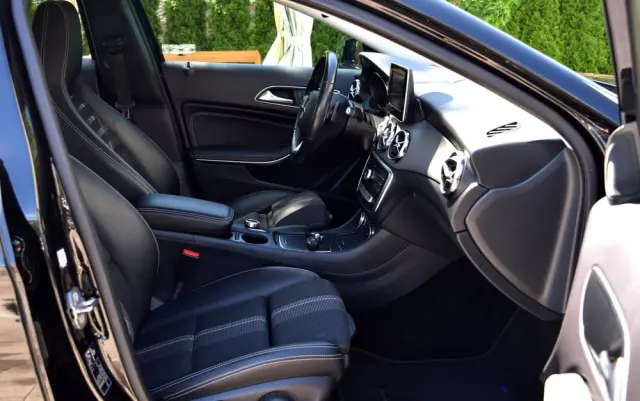 MERCEDES-BENZ GLA 200 7G-DCT Style