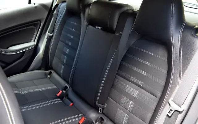 MERCEDES-BENZ GLA 200 7G-DCT Style