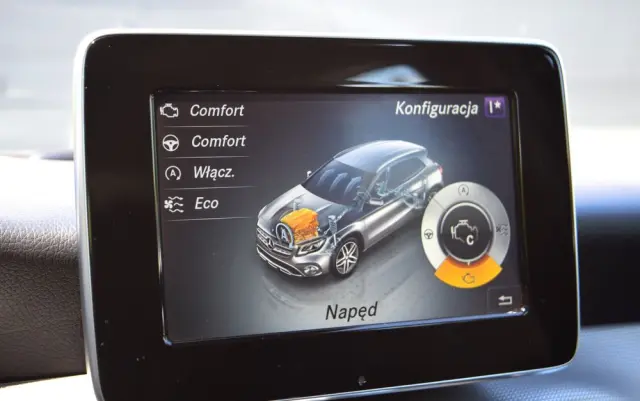 MERCEDES-BENZ GLA 200 7G-DCT Style