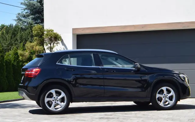 MERCEDES-BENZ GLA 200 7G-DCT Style