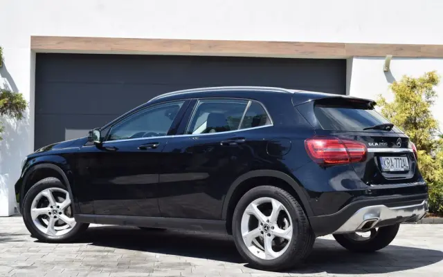 MERCEDES-BENZ GLA 200 7G-DCT Style