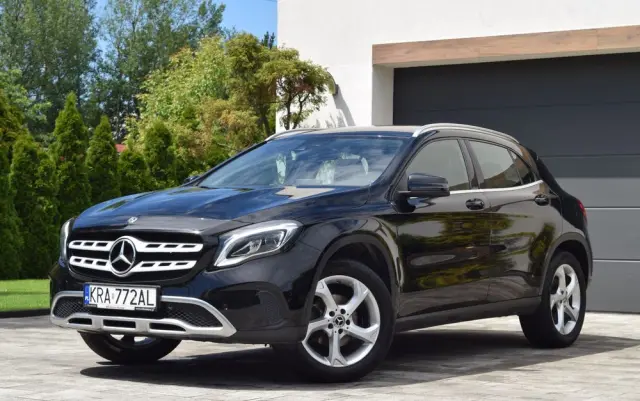 MERCEDES-BENZ GLA 200 7G-DCT Style