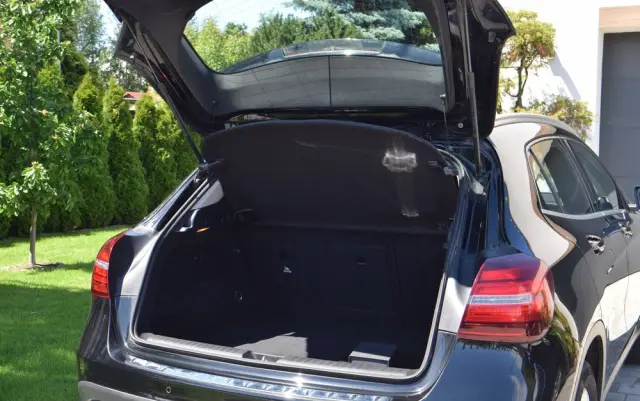 MERCEDES-BENZ GLA 200 7G-DCT Style