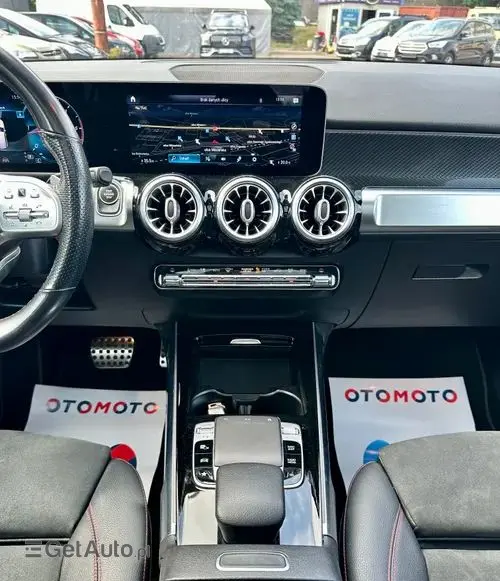 MERCEDES-BENZ GLB 