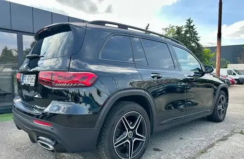 MERCEDES-BENZ GLB 