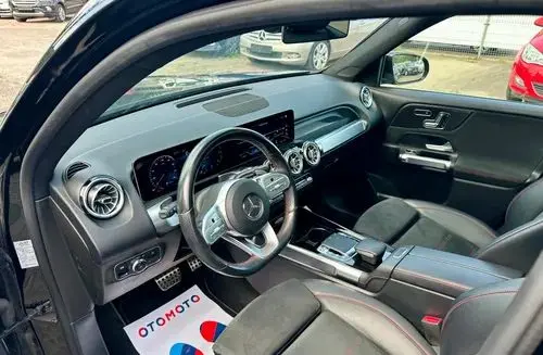 MERCEDES-BENZ GLB 