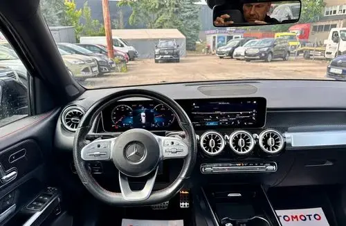 MERCEDES-BENZ GLB 