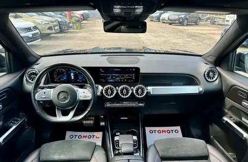 MERCEDES-BENZ GLB 