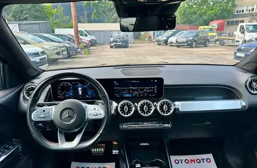 MERCEDES-BENZ GLB 