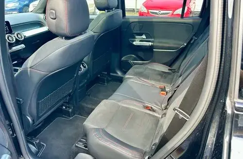 MERCEDES-BENZ GLB 