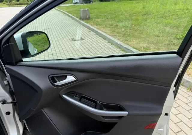 FORD Focus 1.0 EcoBoost Start-Stopp-System Titanium