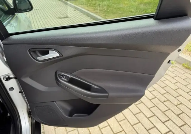 FORD Focus 1.0 EcoBoost Start-Stopp-System Titanium