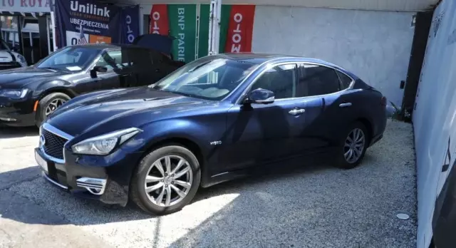 INFINITI Q70 