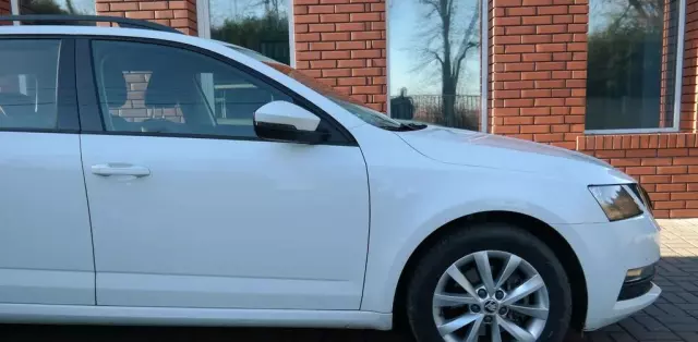 SKODA Octavia 