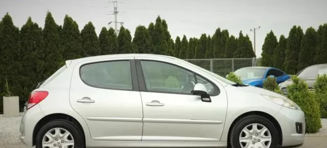 PEUGEOT 207 