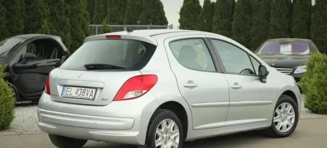 PEUGEOT 207 