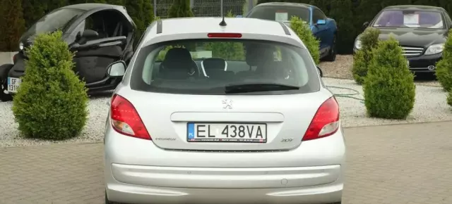 PEUGEOT 207 