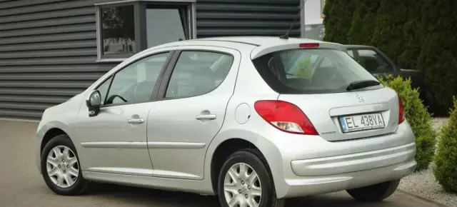 PEUGEOT 207 
