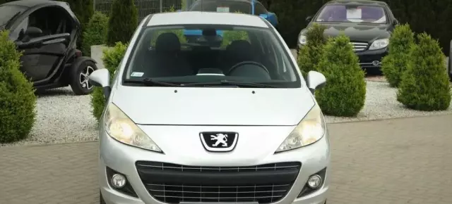 PEUGEOT 207 