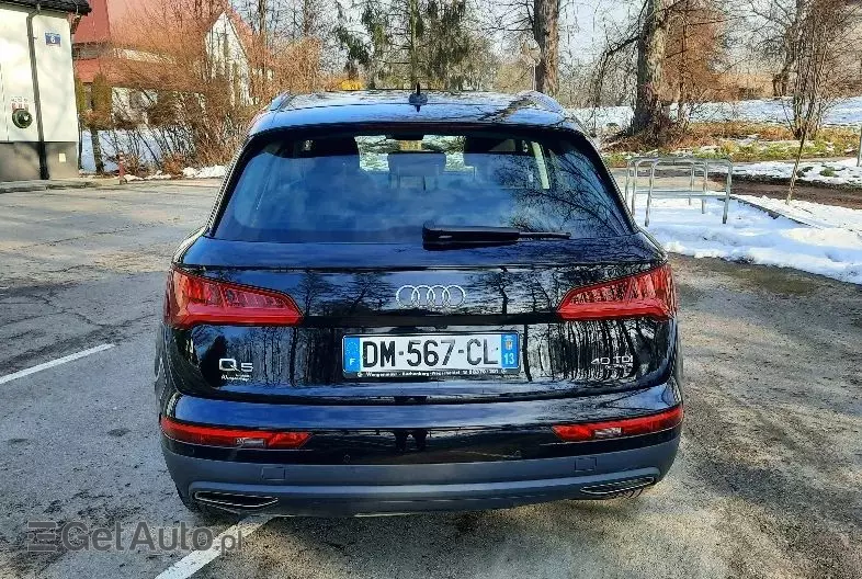 AUDI Q5 2.0 TDI quattro sport