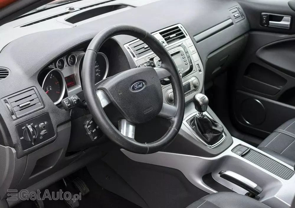 FORD Kuga 2.0 TDCi 2x4 Titanium