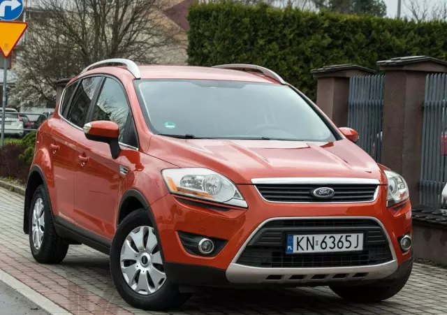 FORD Kuga 2.0 TDCi 2x4 Titanium