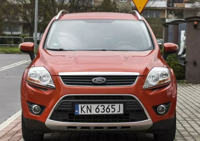 FORD Kuga 2.0 TDCi 2x4 Titanium