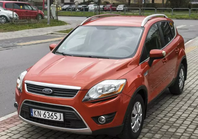 FORD Kuga 2.0 TDCi 2x4 Titanium