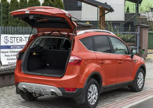 FORD Kuga 2.0 TDCi 2x4 Titanium