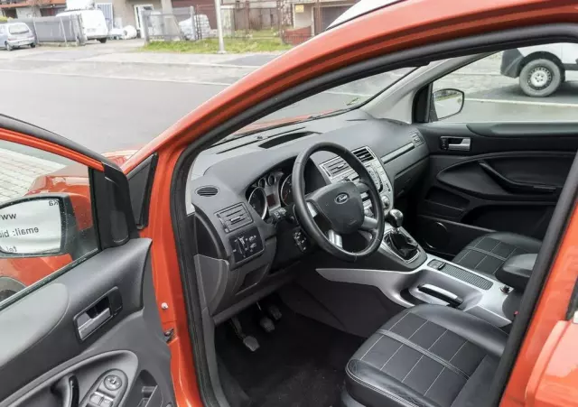 FORD Kuga 2.0 TDCi 2x4 Titanium